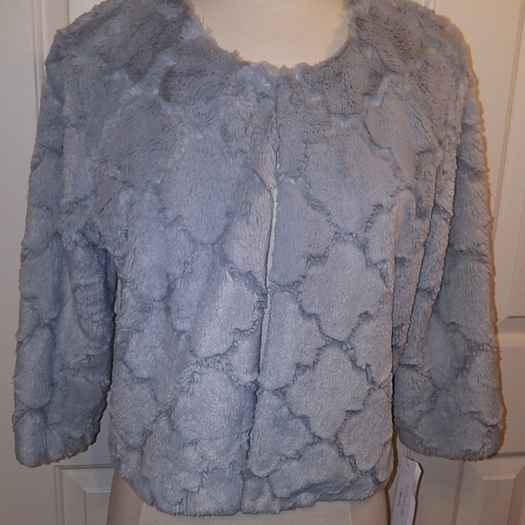Signature by Robbie Bee, size L, faux fur shrug - Picture 1 of 7